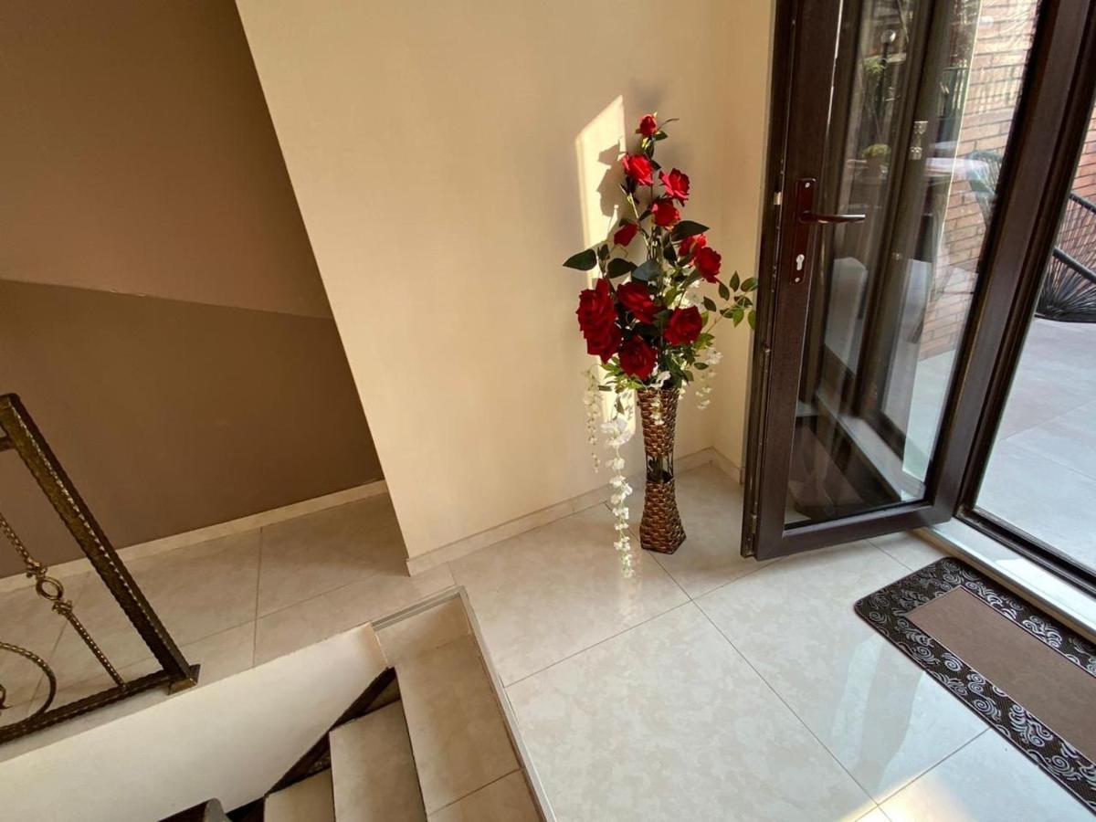 Hotel Terrace Тбилиси Экстерьер фото